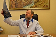 Руководитель клиники, доцент Посохов Николай Федорович